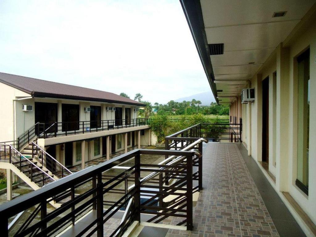 Quezon Premier Hotel Lucena Exterior foto