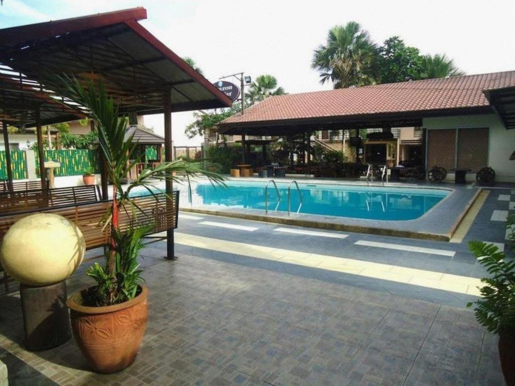 Quezon Premier Hotel Lucena Exterior foto